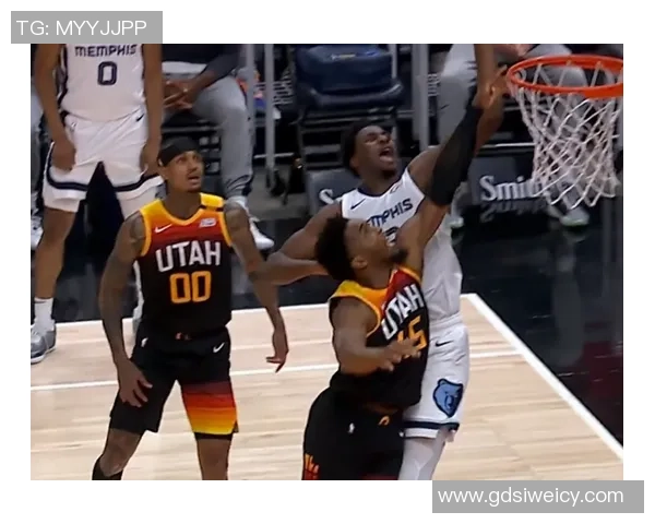 勇士与爵士激战正酣大比分对决揭示季后赛争夺新格局 勇士与爵士激战正酣大比分对决揭示季后赛争夺新格局