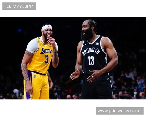 安东尼与哈登的巅峰对决谁能在赛场上笑到最后